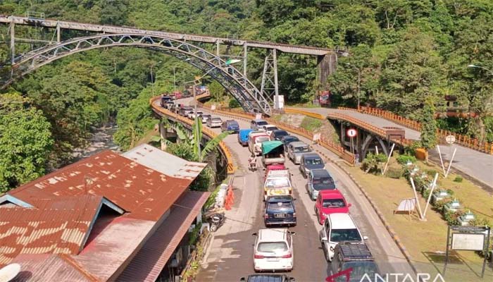 Akses Jalan Nasional Terputus di Lembah Anai Kembali Dibuka